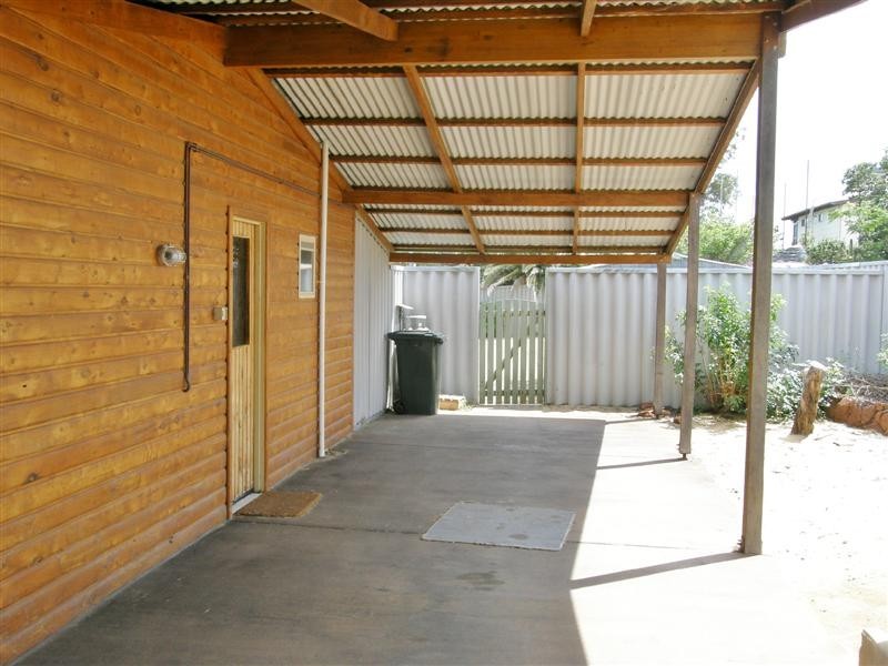 4 Chick Place, Kalbarri WA 6536