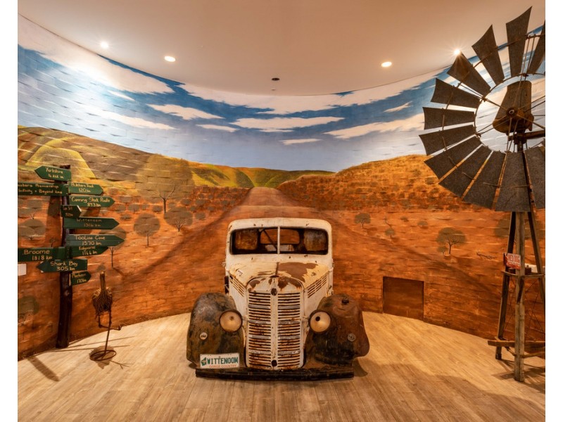 Dirt, Dust n Diesel Outback Restaurant – Clotworthy Street, Kalbarri WA 6536