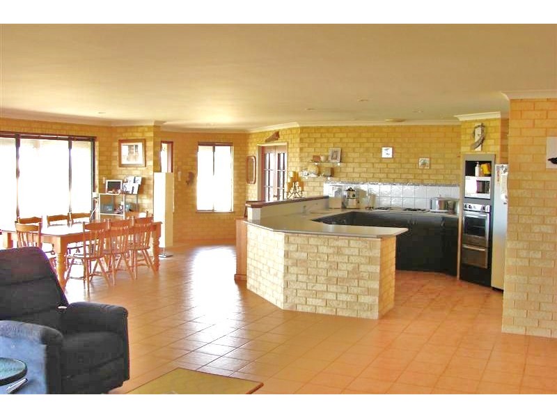 18 Charlton Loop, Kalbarri WA 6536