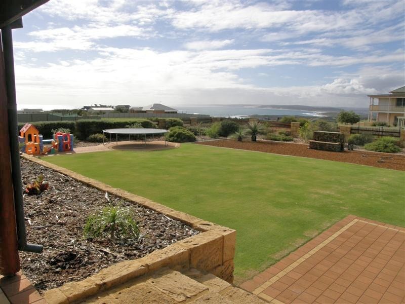 18 Charlton Loop, Kalbarri WA 6536