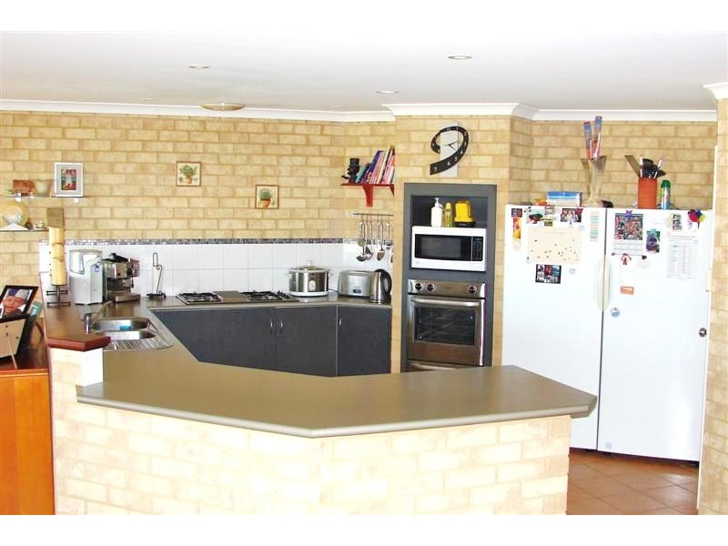 18 Charlton Loop, Kalbarri WA 6536