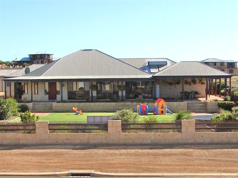 18 Charlton Loop, Kalbarri WA 6536