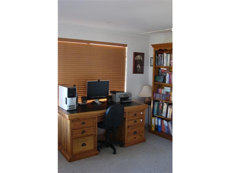 18 Charlton Loop, Kalbarri WA 6536