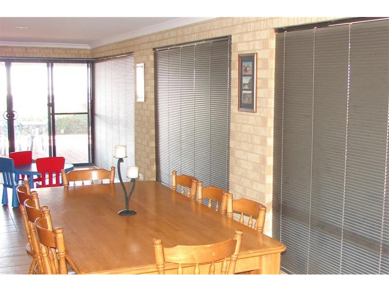 18 Charlton Loop, Kalbarri WA 6536