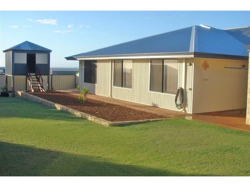 18 Charlton Loop, Kalbarri WA 6536