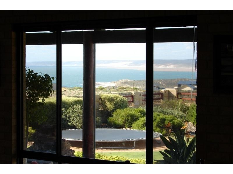 18 Charlton Loop, Kalbarri WA 6536