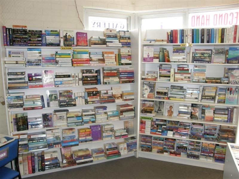 Traveller’s Book Exchange and Internet – Kalbarri Lane, Kalbarri WA 6536
