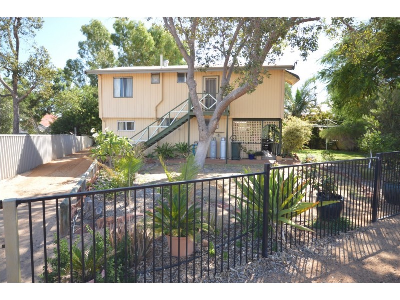 3 Nairn Place, Kalbarri WA 6536