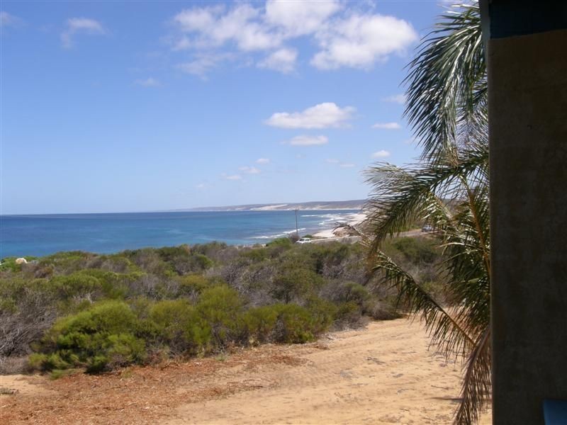 14 Bridgeman Road, Kalbarri WA 6536