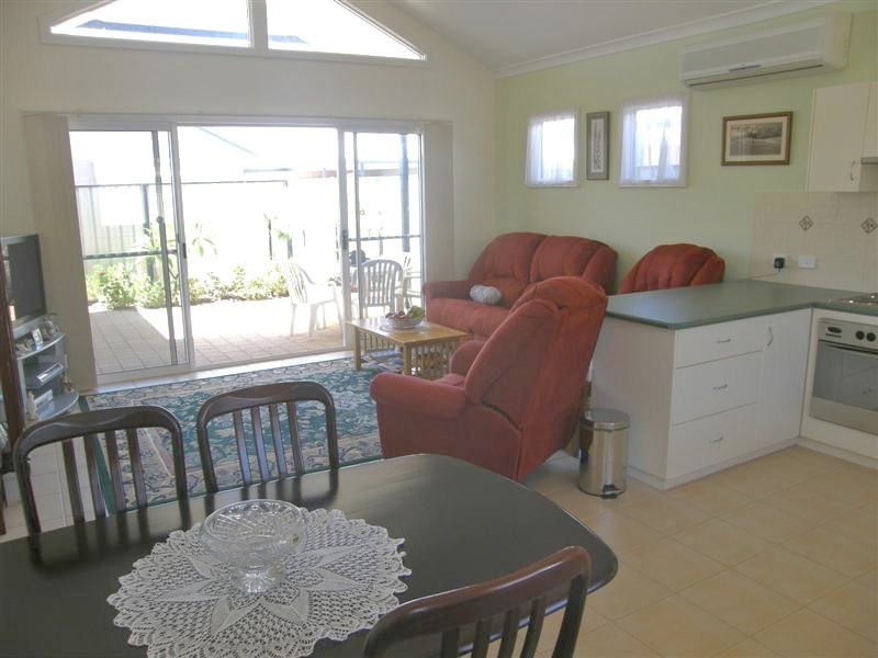 2/4 Seakist Retreat, Kalbarri WA 6536