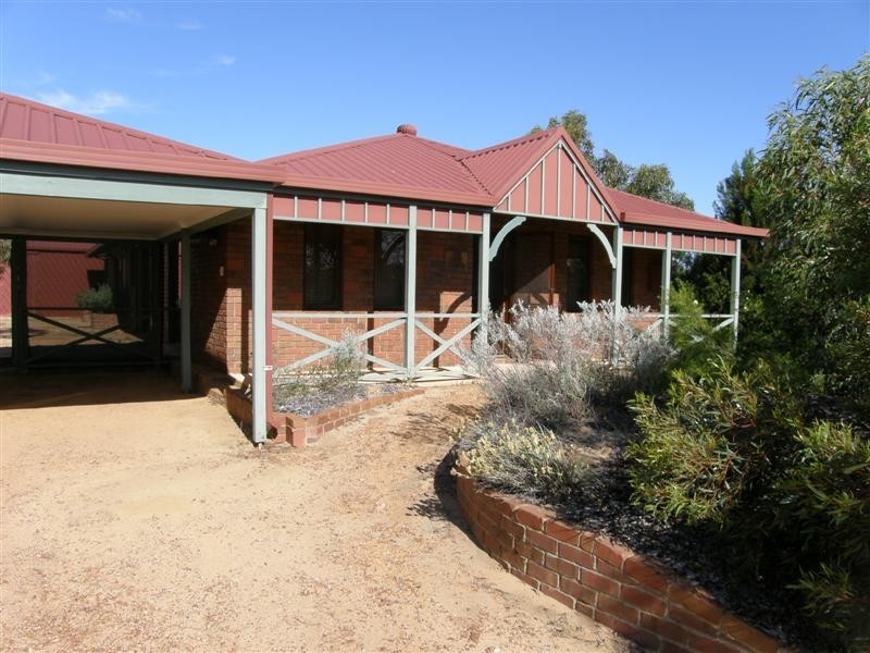 8 Questro Glade, Kalbarri WA 6536