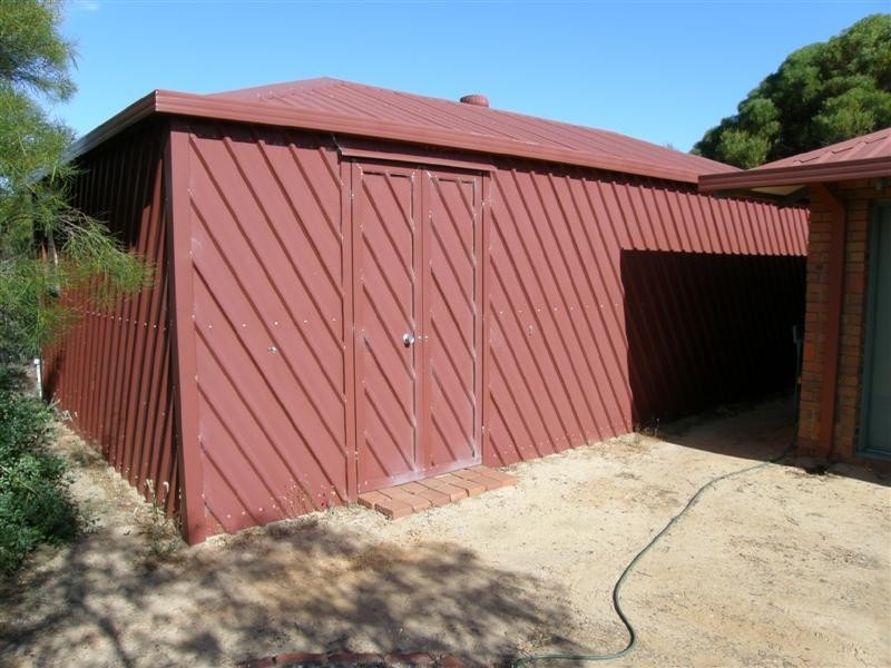 8 Questro Glade, Kalbarri WA 6536