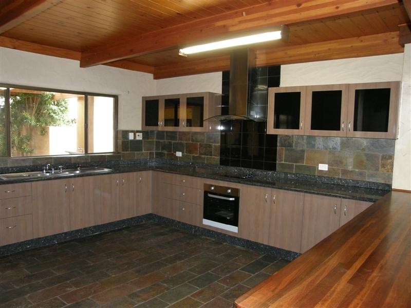 16 Karina Mews, Kalbarri WA 6536