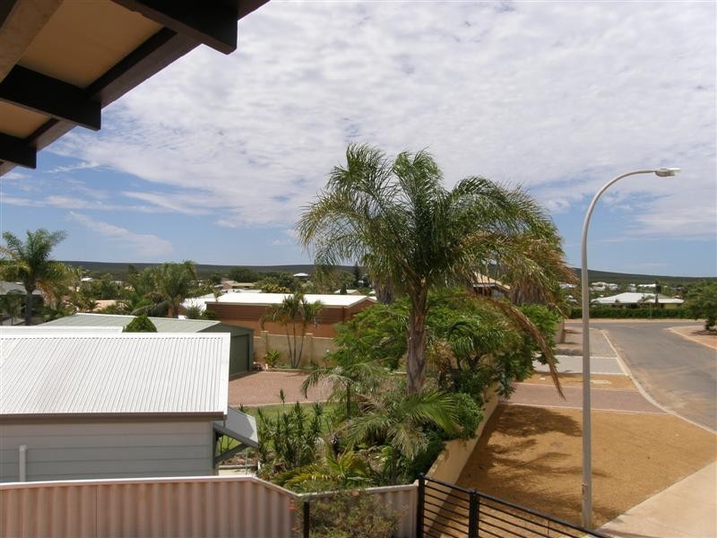 6 Karina Mews, Kalbarri WA 6536