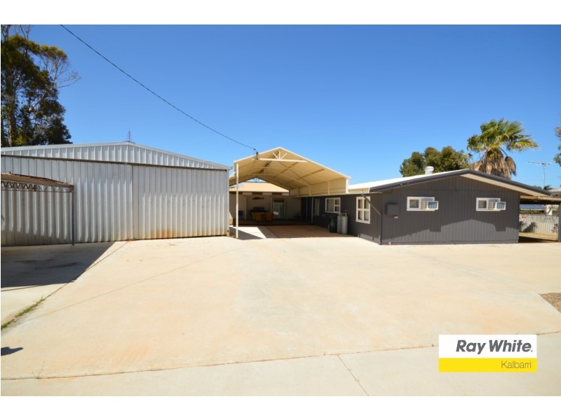 9 Maver Street, Kalbarri WA 6536