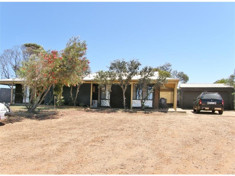 3 Gantheaume Crescent, Kalbarri WA 6536