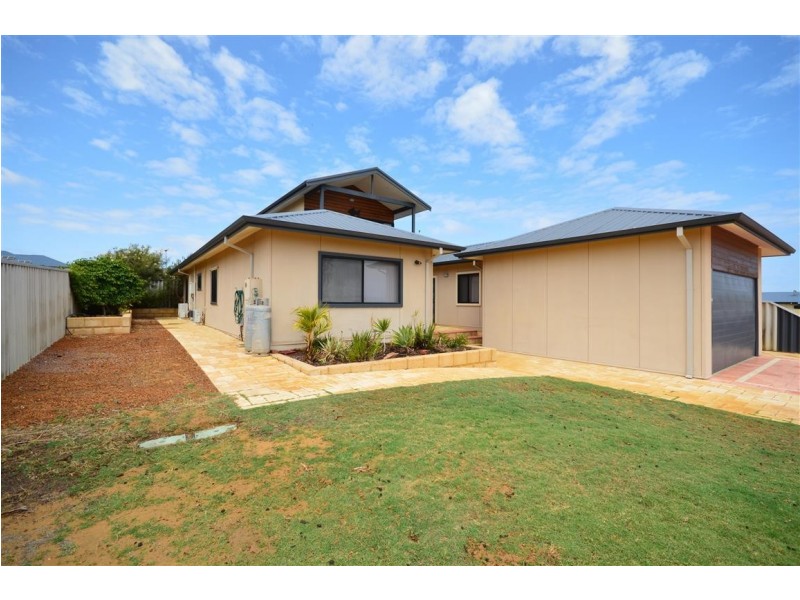 30 Centrolepis Circuit, Kalbarri WA 6536