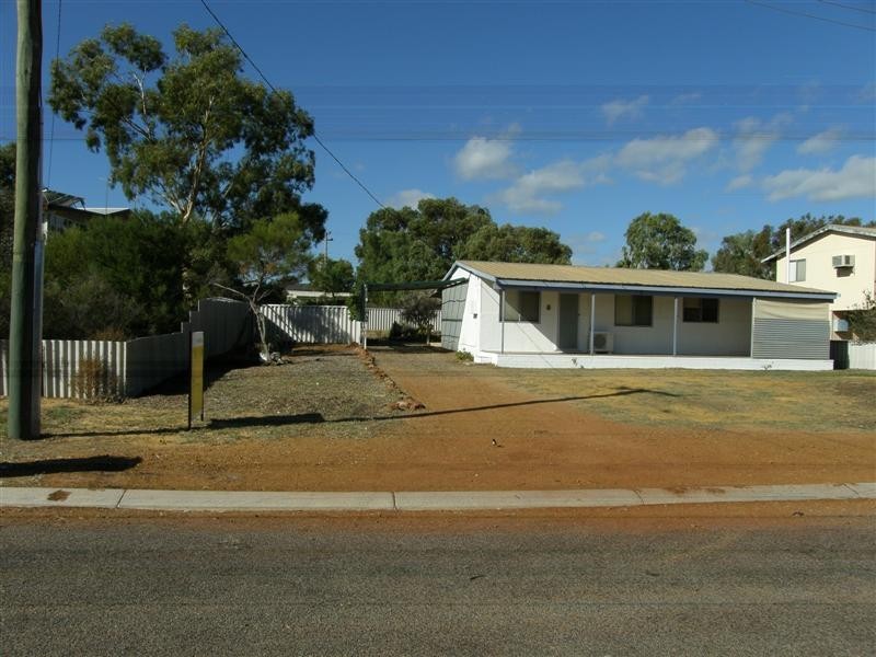 4 Nairn Place, Kalbarri WA 6536