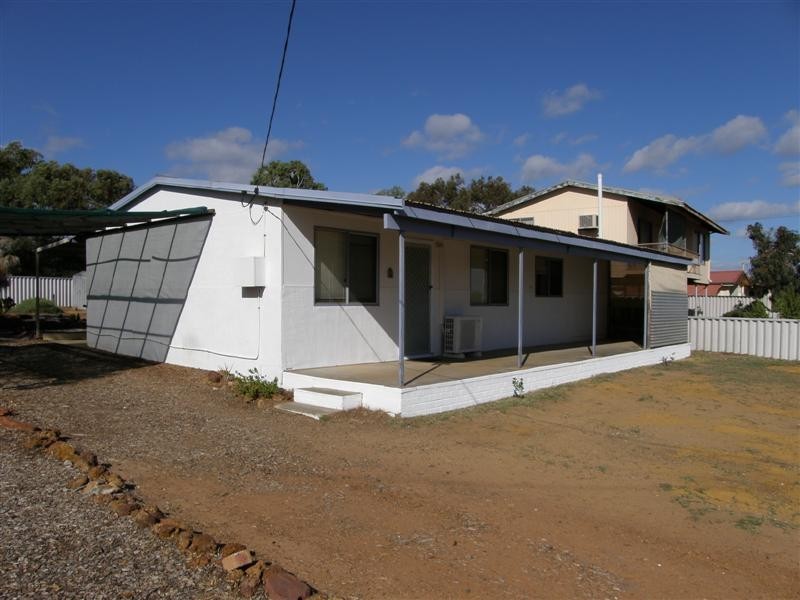 4 Nairn Place, Kalbarri WA 6536