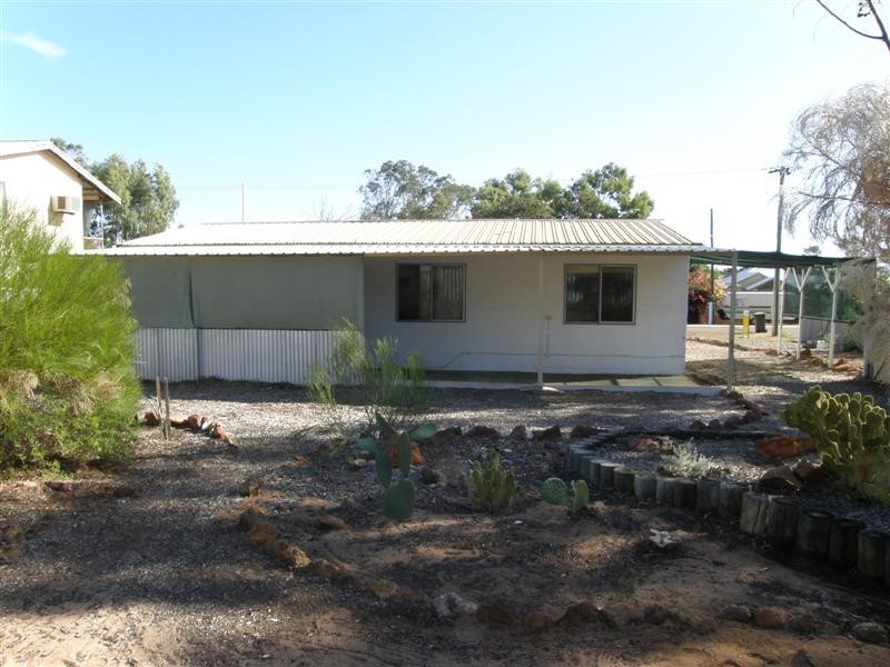 4 Nairn Place, Kalbarri WA 6536