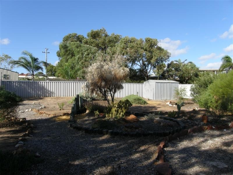 4 Nairn Place, Kalbarri WA 6536