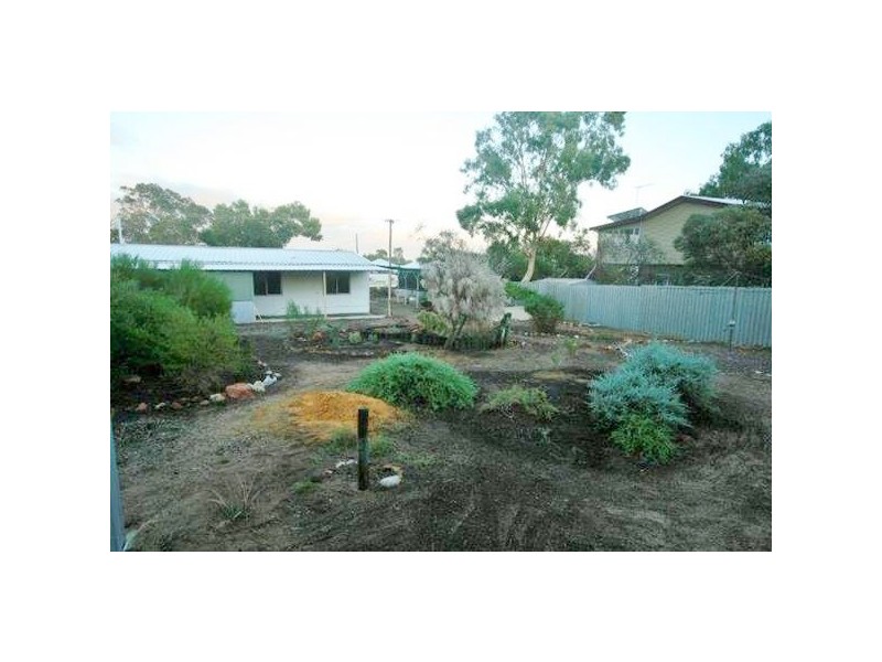 4 Nairn Place, Kalbarri WA 6536