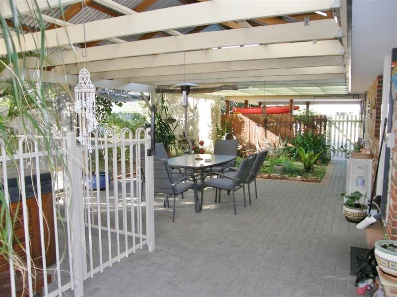 12 Gliddon Avenue, Kalbarri WA 6536