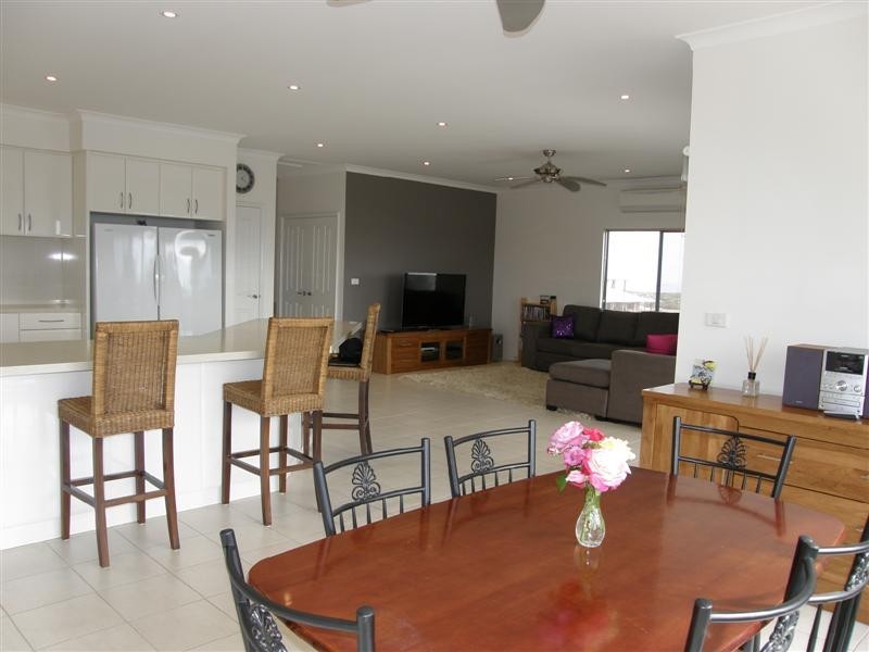 2 Mariner Crescent, Kalbarri WA 6536