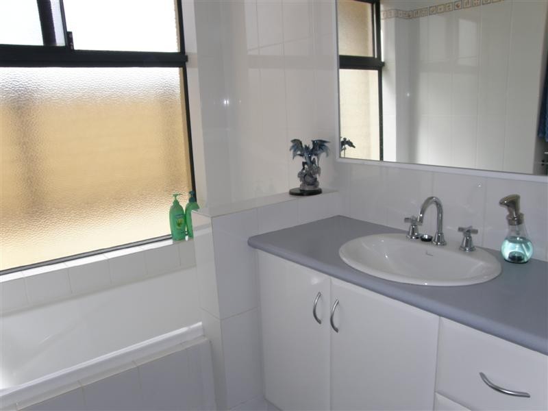 2 Mariner Crescent, Kalbarri WA 6536