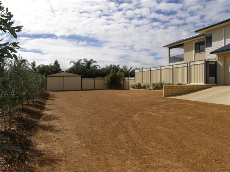 2 Mariner Crescent, Kalbarri WA 6536