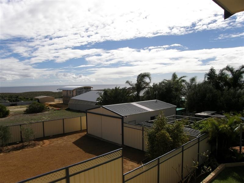 2 Mariner Crescent, Kalbarri WA 6536