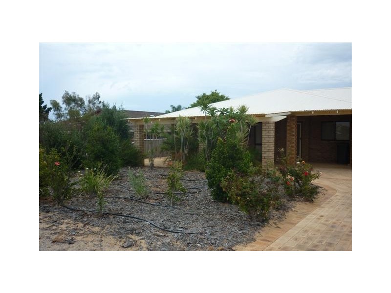 8A Harvey Place, Kalbarri WA 6536