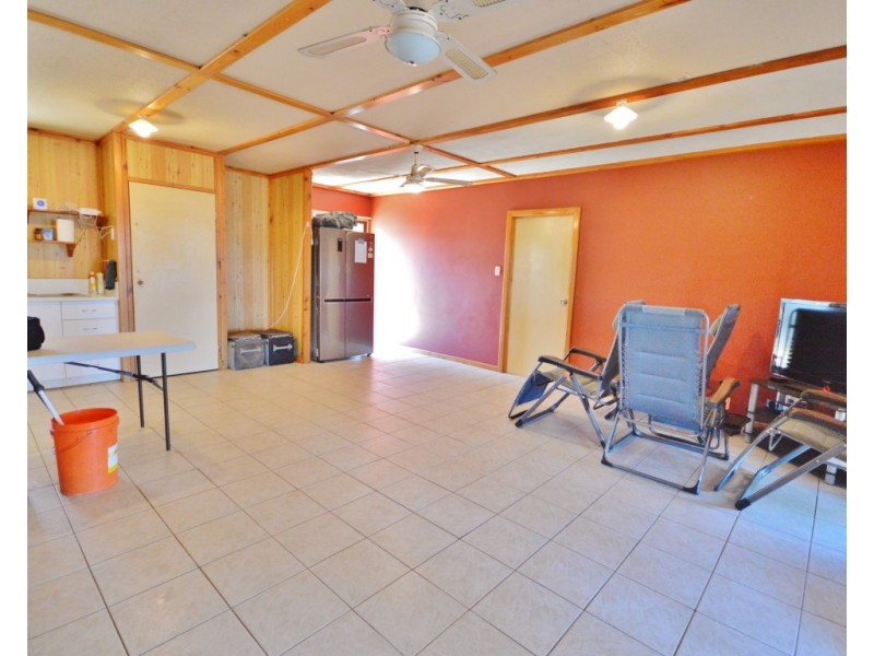 3 Gantheaume Crescent, Kalbarri WA 6536