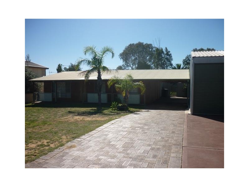 4 Chick Place, Kalbarri WA 6536