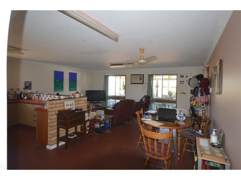 8C Penn Street, Kalbarri WA 6536