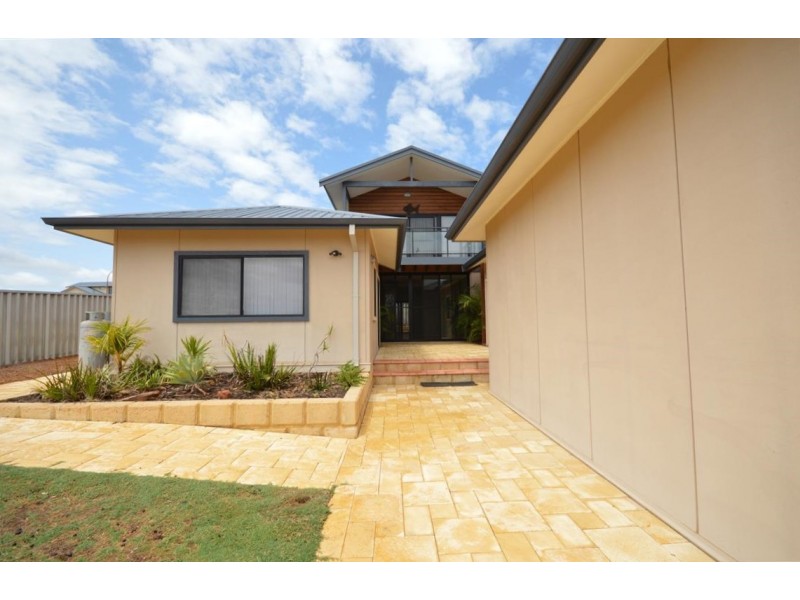 30 Centrolepis Circuit, Kalbarri WA 6536