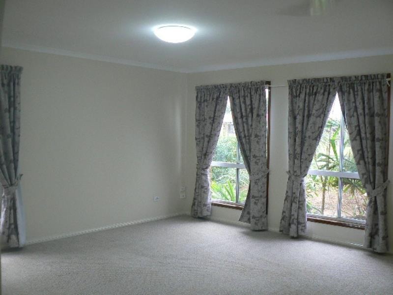 11 Minguin Street, Scarness QLD 4655