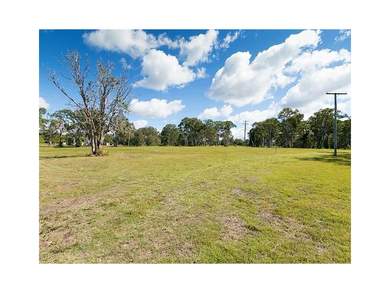 48 Francis Avenue, Booral QLD 4655