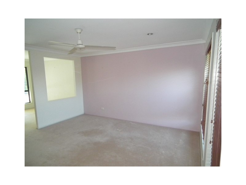 16 Kingston Close, Wondunna QLD 4655