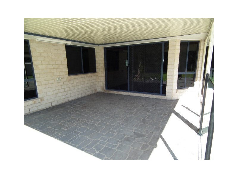 16 Kingston Close, Wondunna QLD 4655
