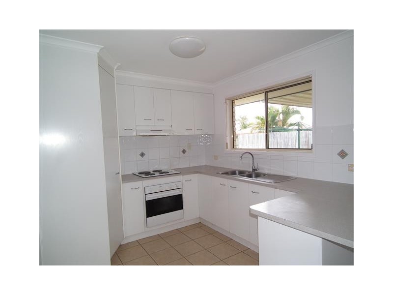 10 Pialba Downs Dr, Eli Waters QLD 4655