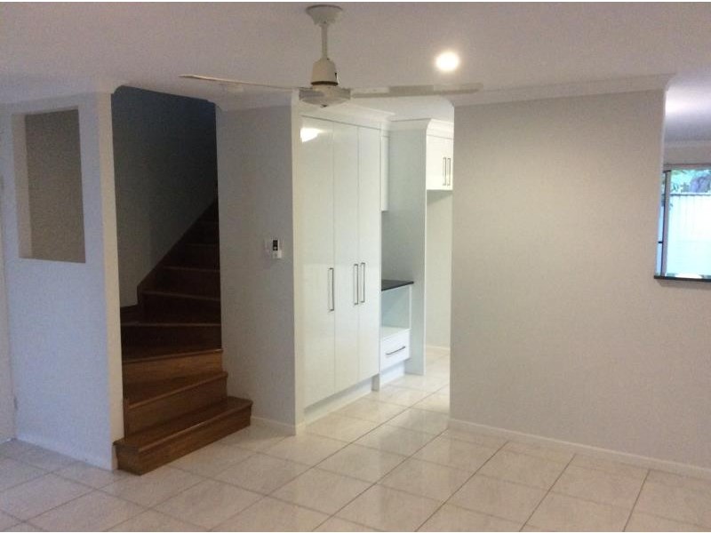 4/8 Taylor St, Pialba QLD 4655