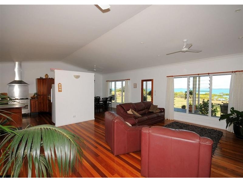 52 Francis Avenue, Booral QLD 4655