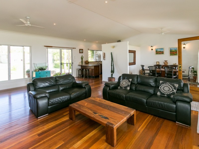 52 Francis Avenue, Booral QLD 4655
