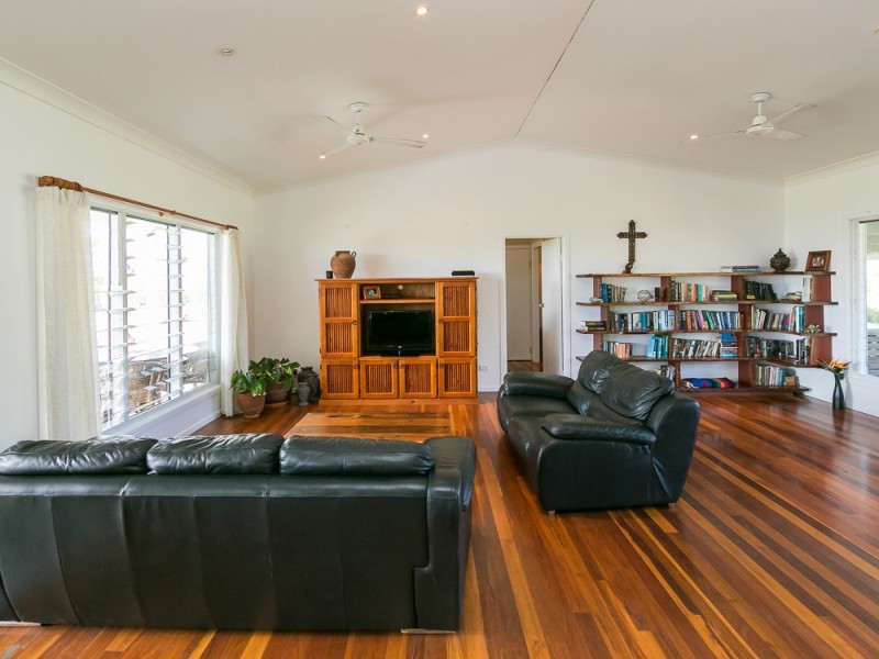 52 Francis Avenue, Booral QLD 4655