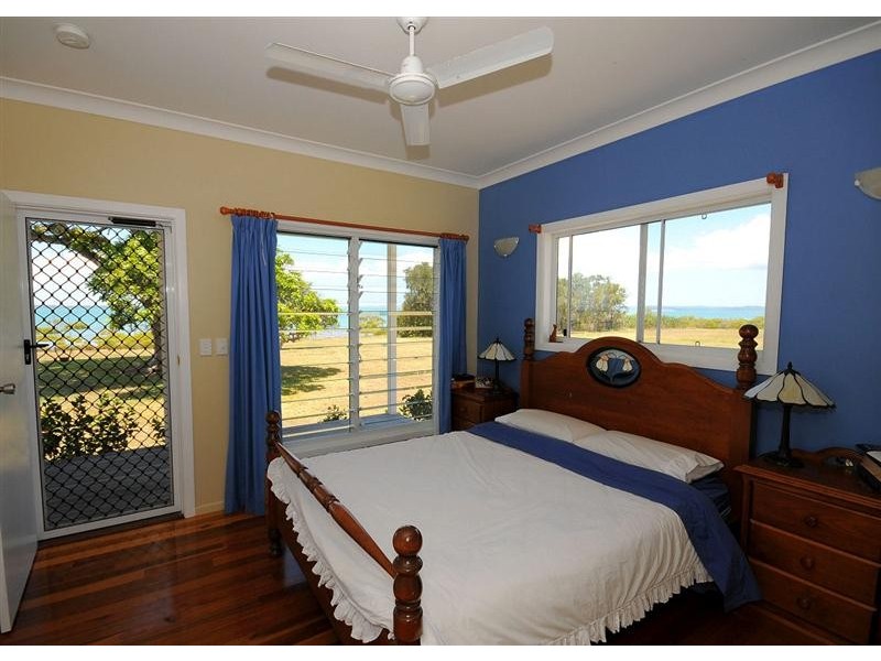 52 Francis Avenue, Booral QLD 4655