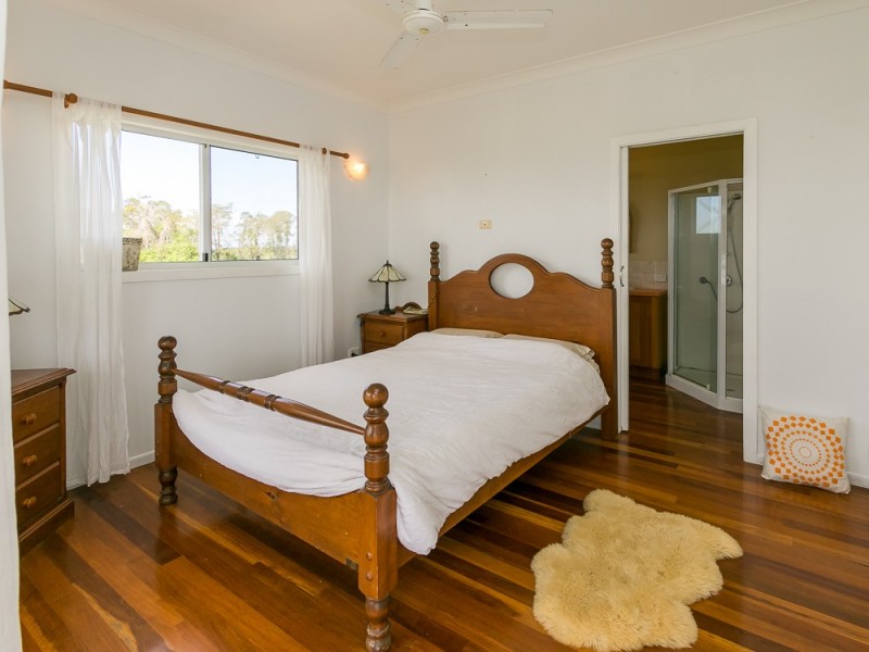 52 Francis Avenue, Booral QLD 4655
