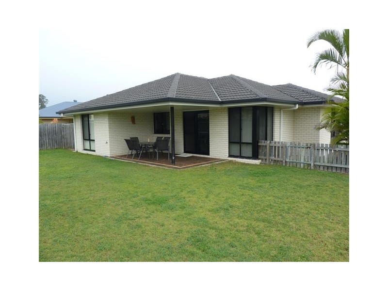 4 Banks Court, Torquay QLD 4655