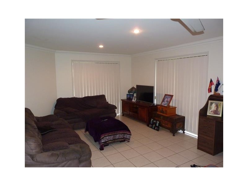 4 Banks Court, Torquay QLD 4655