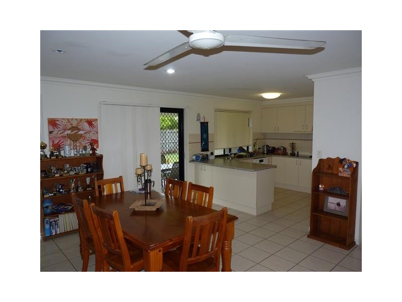 4 Banks Court, Torquay QLD 4655